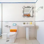 Casa Lili - Shared Pool - Close To Seafront Promenade - Sea Views From Upper Terrace *
