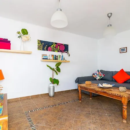 Casa Lili - Shared Pool - Close To Seafront Promenade - Sea Views From Upper Terrace * Punta Mujeres