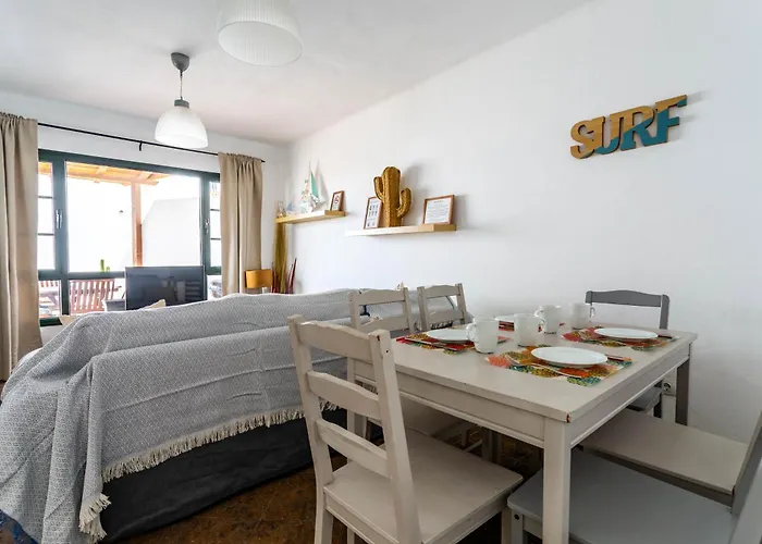 Σπίτι διακοπών Casa Lili - Shared Pool - Close To Seafront Promenade - Sea Views From Upper Terrace *