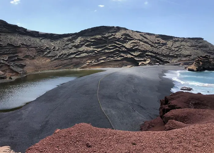 Σπίτι διακοπών Casa Lili - Shared Pool - Close To Seafront Promenade - Sea Views From Upper Terrace