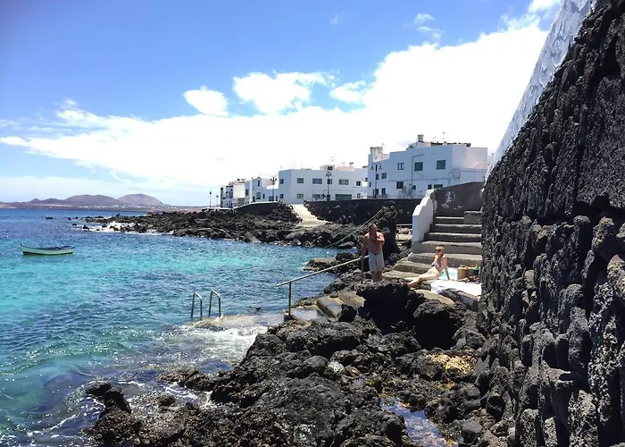 Casa Lili - Shared Pool - Close To Seafront Promenade - Sea Views From Upper Terrace Σπίτι διακοπών *