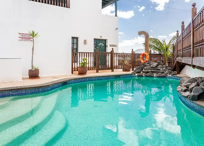 Casa Lili - Shared Pool - Close To Seafront Promenade - Sea Views From Upper Terrace * Punta Mujeres