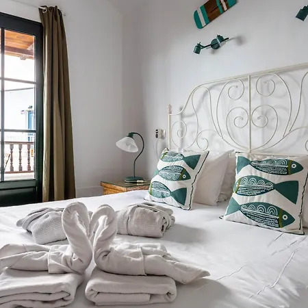 Casa Lili - Shared Pool - Close To Seafront Promenade - Sea Views From Upper Terrace Punta Mujeres