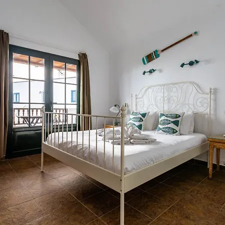 Casa Lili - Shared Pool - Close To Seafront Promenade - Sea Views From Upper Terrace Casa de Férias Punta Mujeres