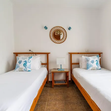 Casa Lili - Shared Pool - Close To Seafront Promenade - Sea Views From Upper Terrace Casa de Férias Punta Mujeres