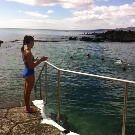 Casa Lili - Shared Pool - Close To Seafront Promenade - Sea Views From Upper Terrace *