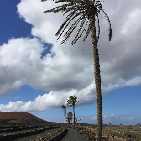 Holiday home Casa Lili - Shared Pool - Close To Seafront Promenade - Sea Views From Upper Terrace