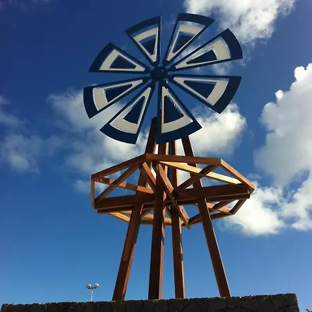 Casa Lili - Shared Pool - Close To Seafront Promenade - Sea Views From Upper Terrace