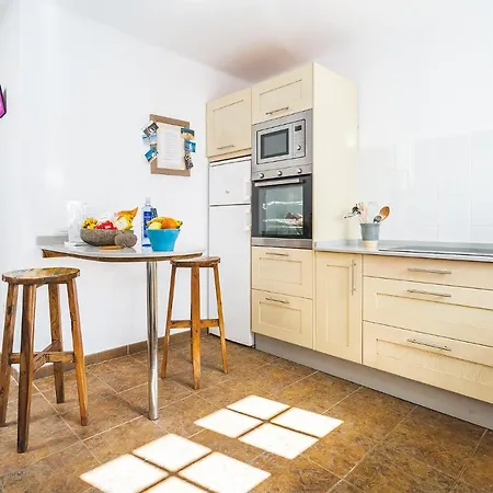 Casa Lili - Shared Pool - Close To Seafront Promenade - Sea Views From Upper Terrace * Punta Mujeres