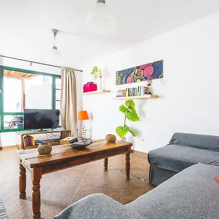 Holiday home Casa Lili - Shared Pool - Close To Seafront Promenade - Sea Views From Upper Terrace