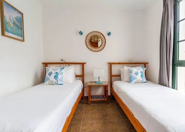 Casa Lili - Shared Pool - Close To Seafront Promenade - Sea Views From Upper Terrace Ferienhaus Punta Mujeres