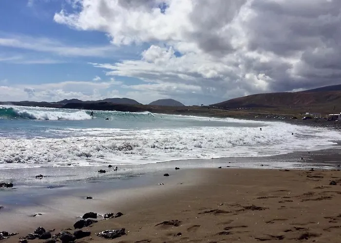 Casa Lili - Shared Pool - Close To Seafront Promenade - Sea Views From Upper Terrace Ferienhaus Punta Mujeres