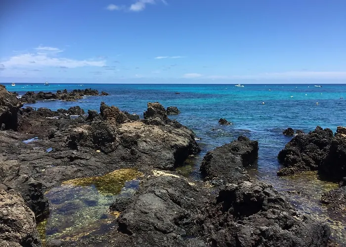 Casa Lili - Shared Pool - Close To Seafront Promenade - Sea Views From Upper Terrace *