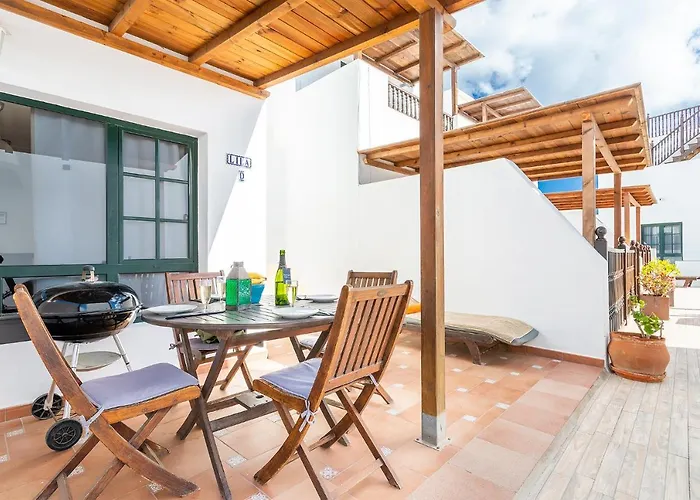 Ferienhaus Casa Lili - Shared Pool - Close To Seafront Promenade - Sea Views From Upper Terrace