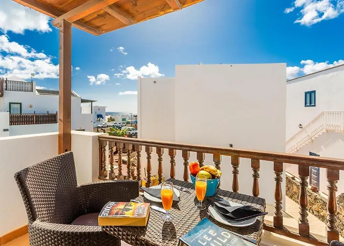 Casa Lili - Shared Pool - Close To Seafront Promenade - Sea Views From Upper Terrace * Punta Mujeres