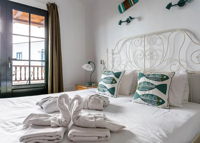 Casa Lili - Shared Pool - Close To Seafront Promenade - Sea Views From Upper Terrace Punta Mujeres