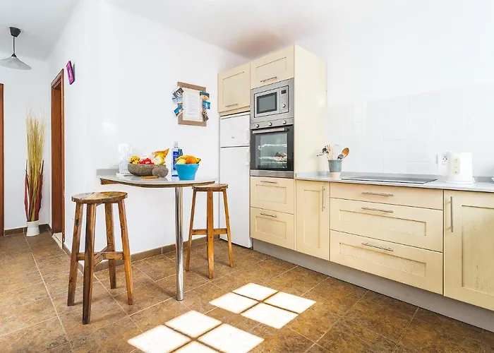 Casa Lili - Shared Pool - Close To Seafront Promenade - Sea Views From Upper Terrace * Punta Mujeres